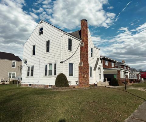 Photo of 301 E Market Street, Celina, OH 45822 (MLS # 1042518)