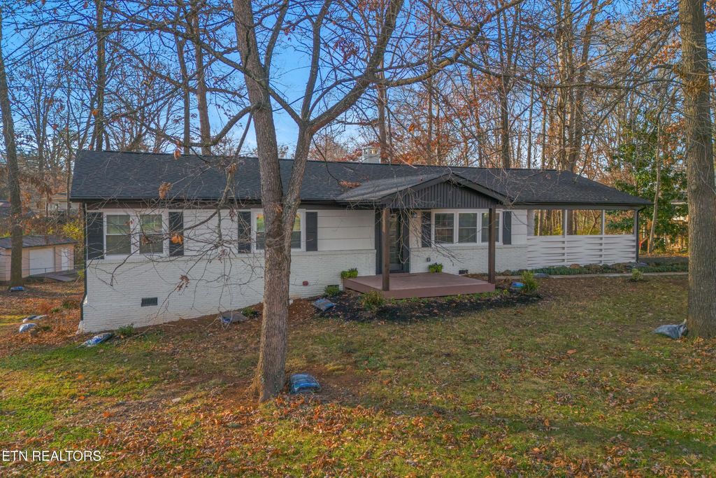 Photo of 508 Hale Ave, Morristown, TN 37813 (MLS # 1324797)