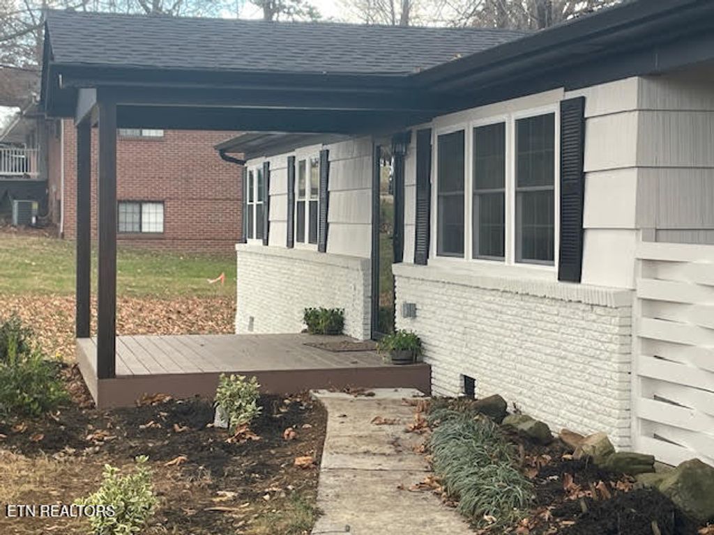 Photo of 508 Hale Ave, Morristown, TN 37813 (MLS # 1324797)