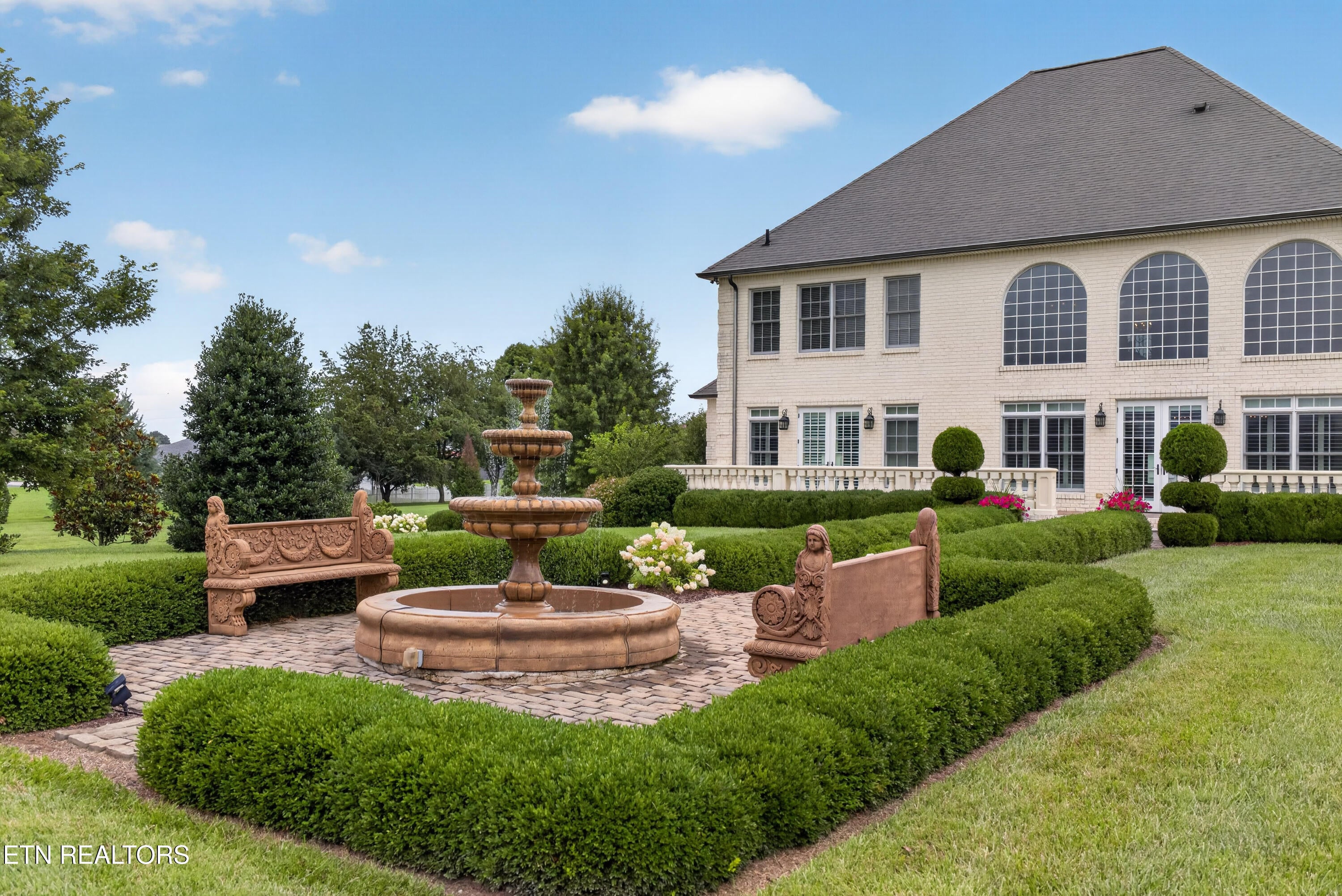2644 N Highway 81