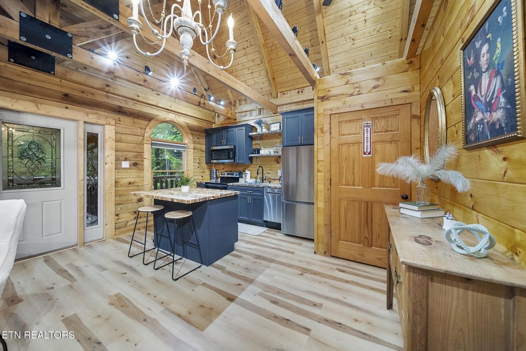 Photo of 703 Glory Ridge Way Way, Gatlinburg, TN 37738 (MLS # 1302831)