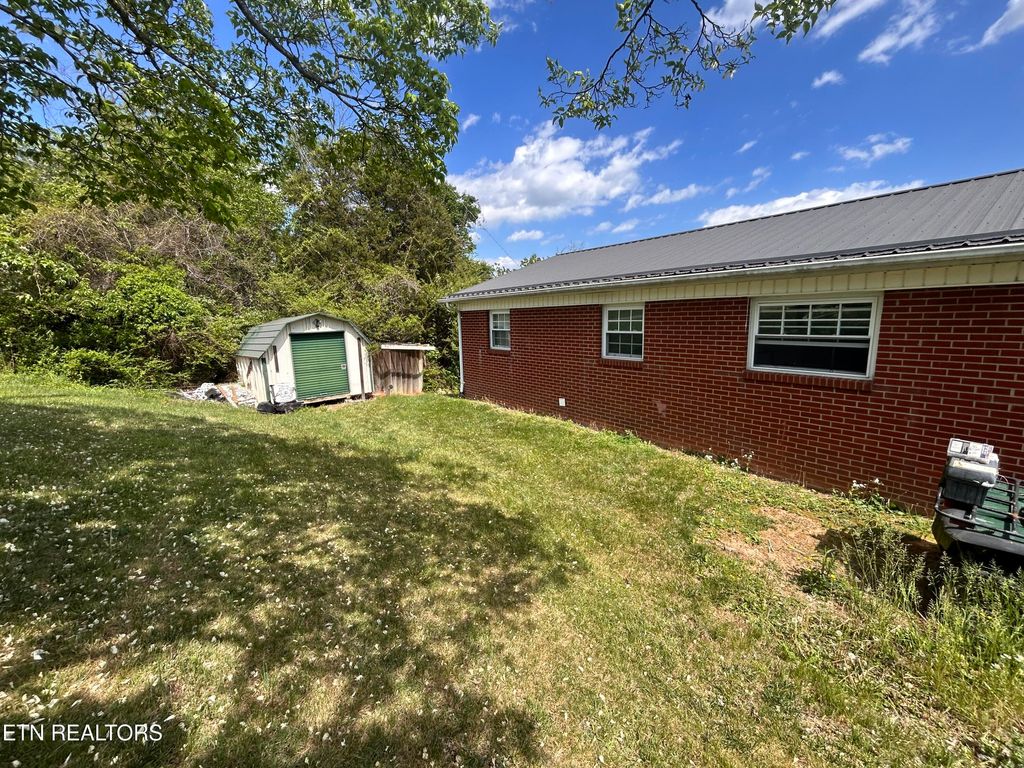 Photo of 225 Rose Dr, Tazewell, TN 37879 (MLS # 1337375)