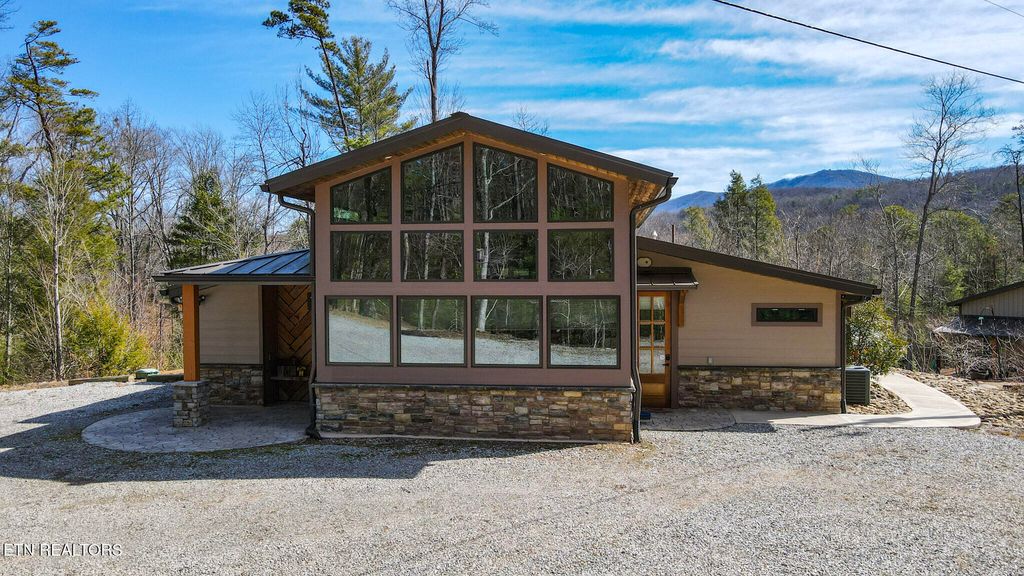 Photo of 750 Old Furnace Rd, Tellico Plains, TN 37385 (MLS # 1291366)