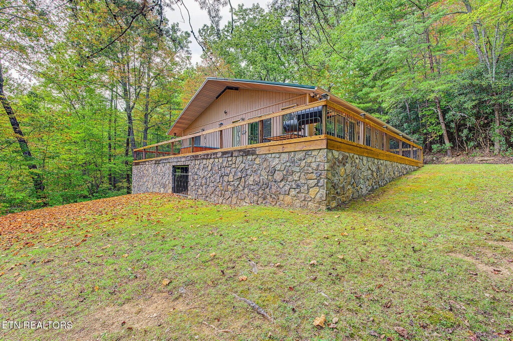Photo of 4222 Fox Hunters Lane, Sevierville, TN 37876 (MLS # 1359111)