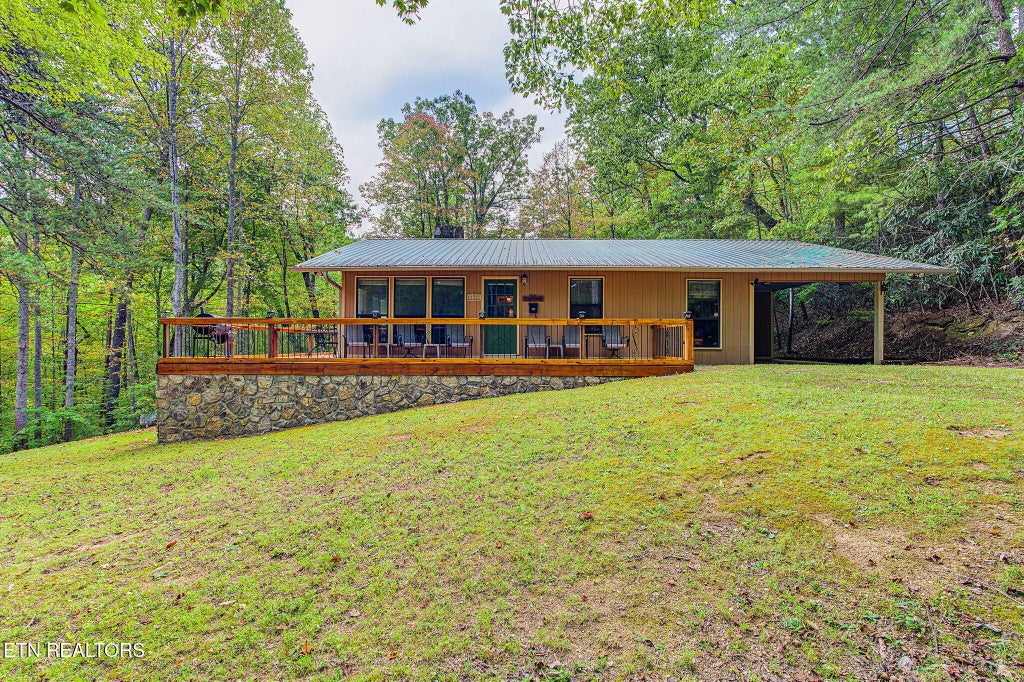 Photo of 4222 Fox Hunters Lane, Sevierville, TN 37876 (MLS # 1359111)