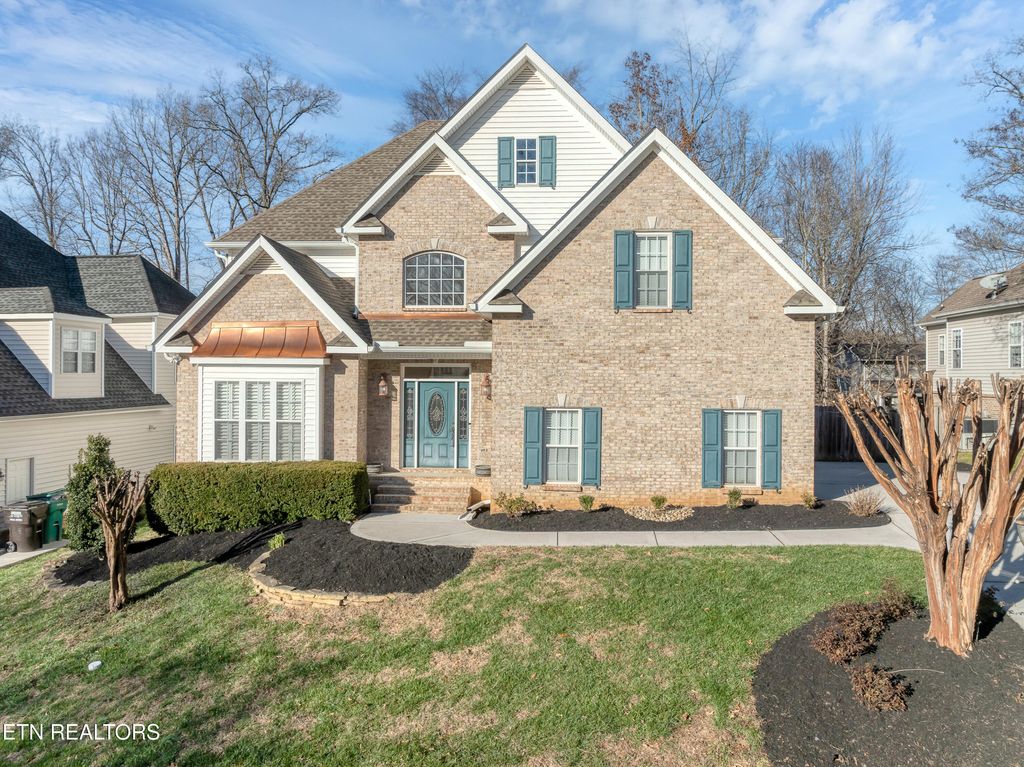 Photo of 8833 Ebenezer Oaks Lane, Knoxville, TN 37922 (MLS # 1325308)