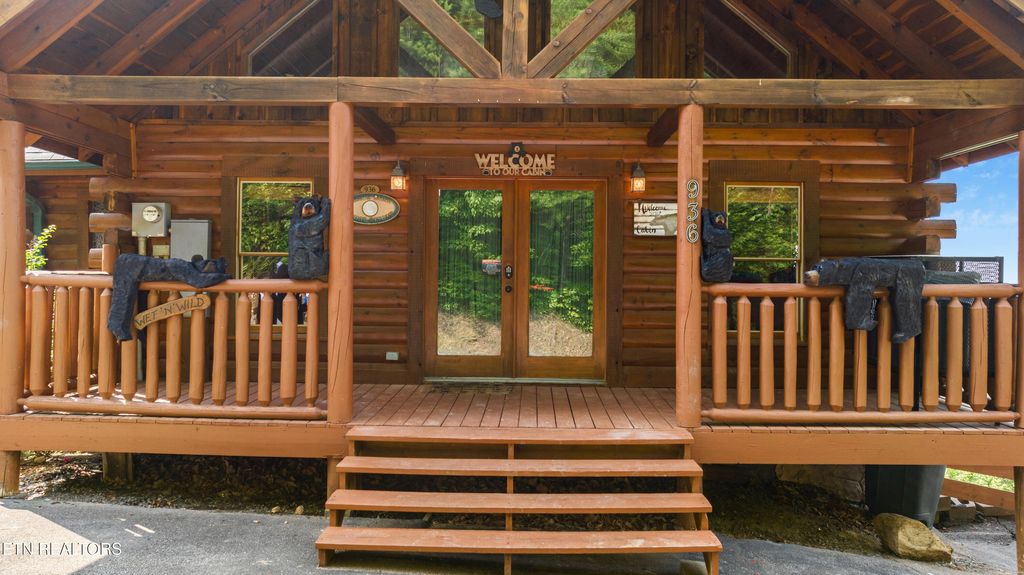 Photo of 936 Black Bear Cub Way, Sevierville, TN 37862 (MLS # 1325810)