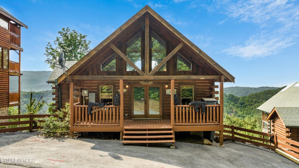 Photo of 936 Black Bear Cub Way, Sevierville, TN 37862 (MLS # 1325810)