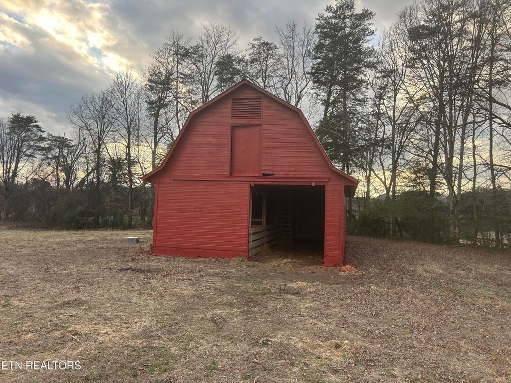 Photo of Fairview Knoll Tract 1, Tellico Plains, TN 37385 (MLS # 1323025)