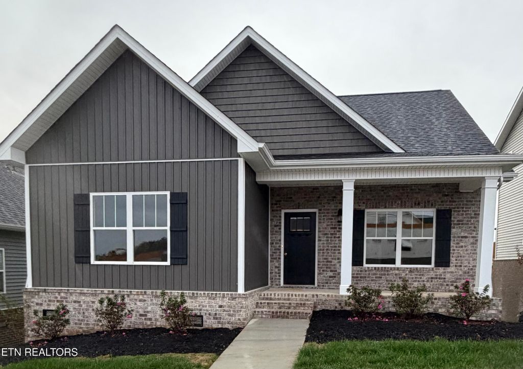 Photo of 130 Roseberry St #Lot 16B, Oak Ridge, TN 37830 (MLS # 1318814)