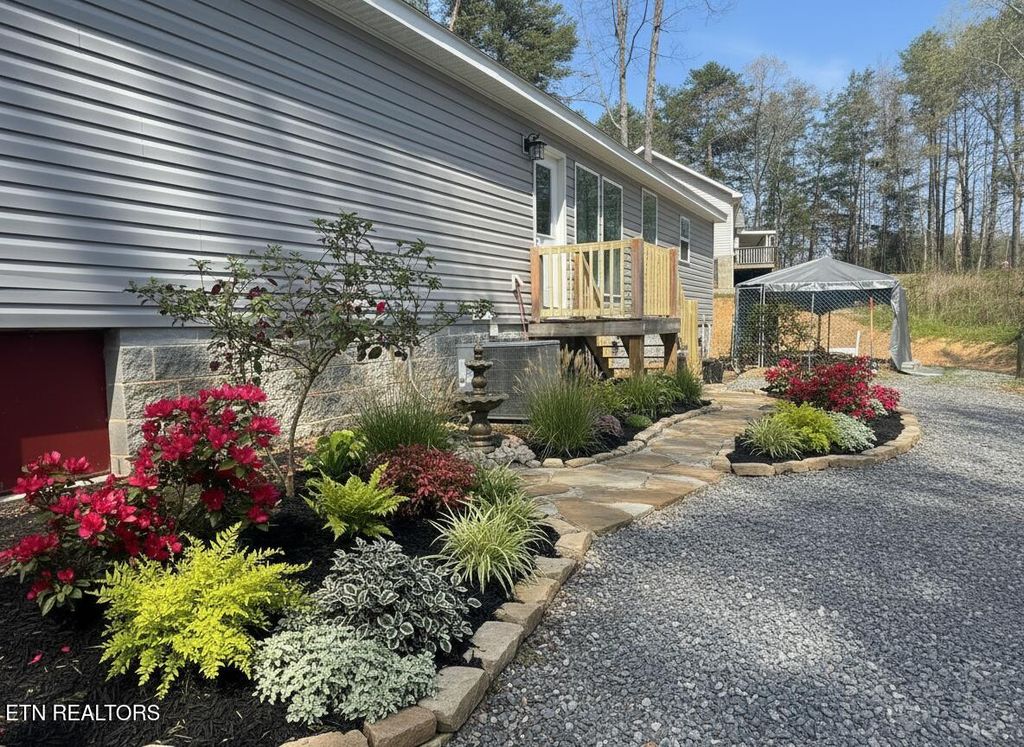 Photo of 3616 Plaza Way, Pigeon Forge, TN 37863 (MLS # 1332554)