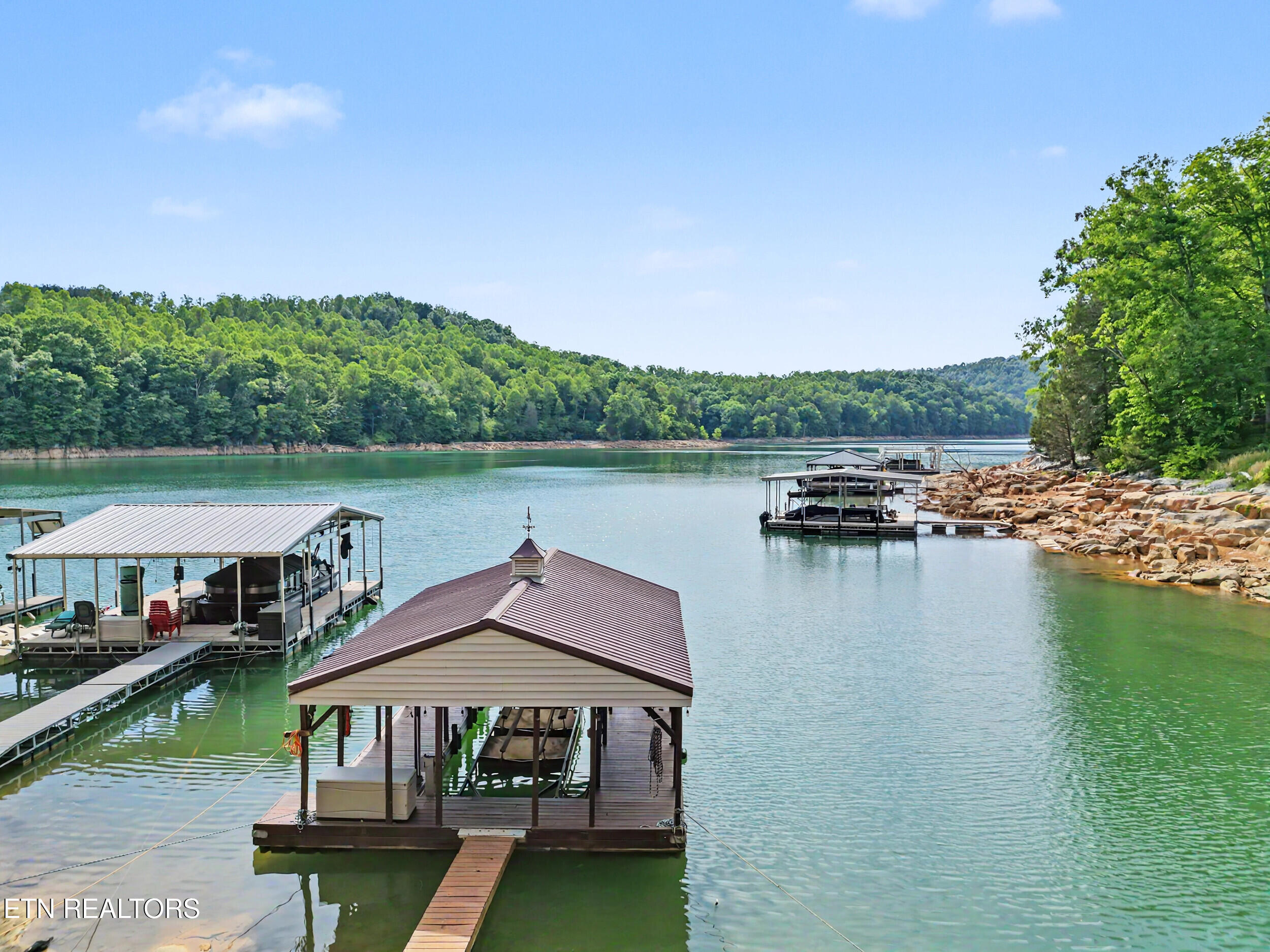 949 Flat Hollow Marina Rd