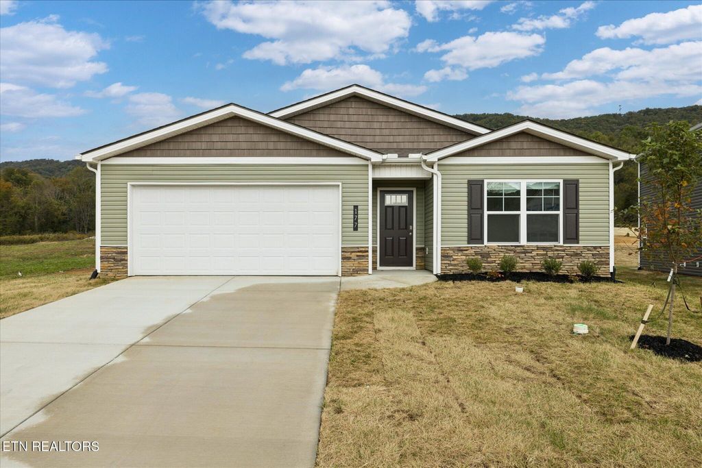 Photo of 177 N Rolling Meadows Drive, Harriman, TN 37748 (MLS # 1308991)