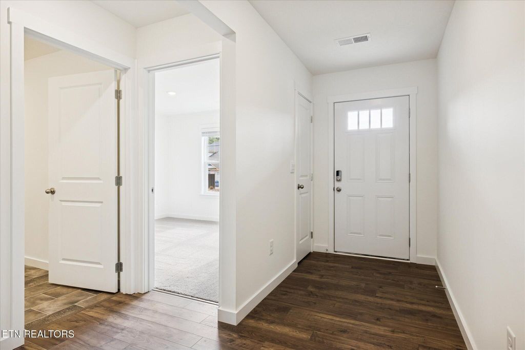 Photo of 177 N Rolling Meadows Drive, Harriman, TN 37748 (MLS # 1308991)