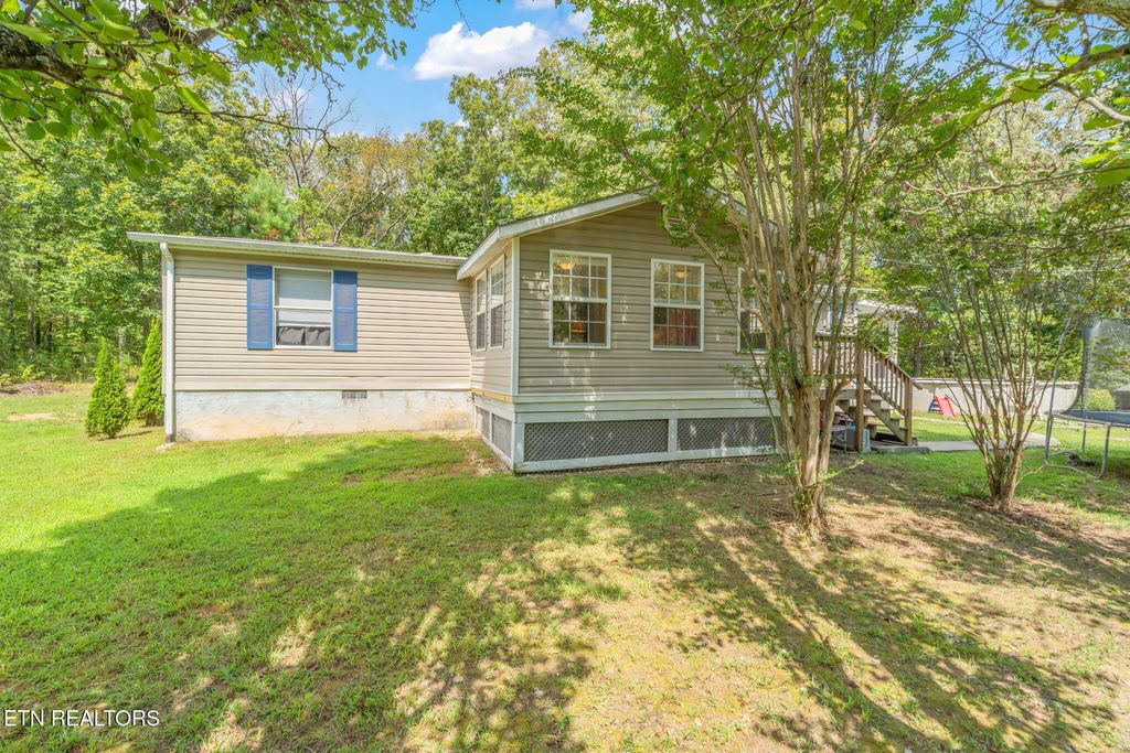 Photo of 320 Creek Rd, Sweetwater, TN 37874 (MLS # 1315146)