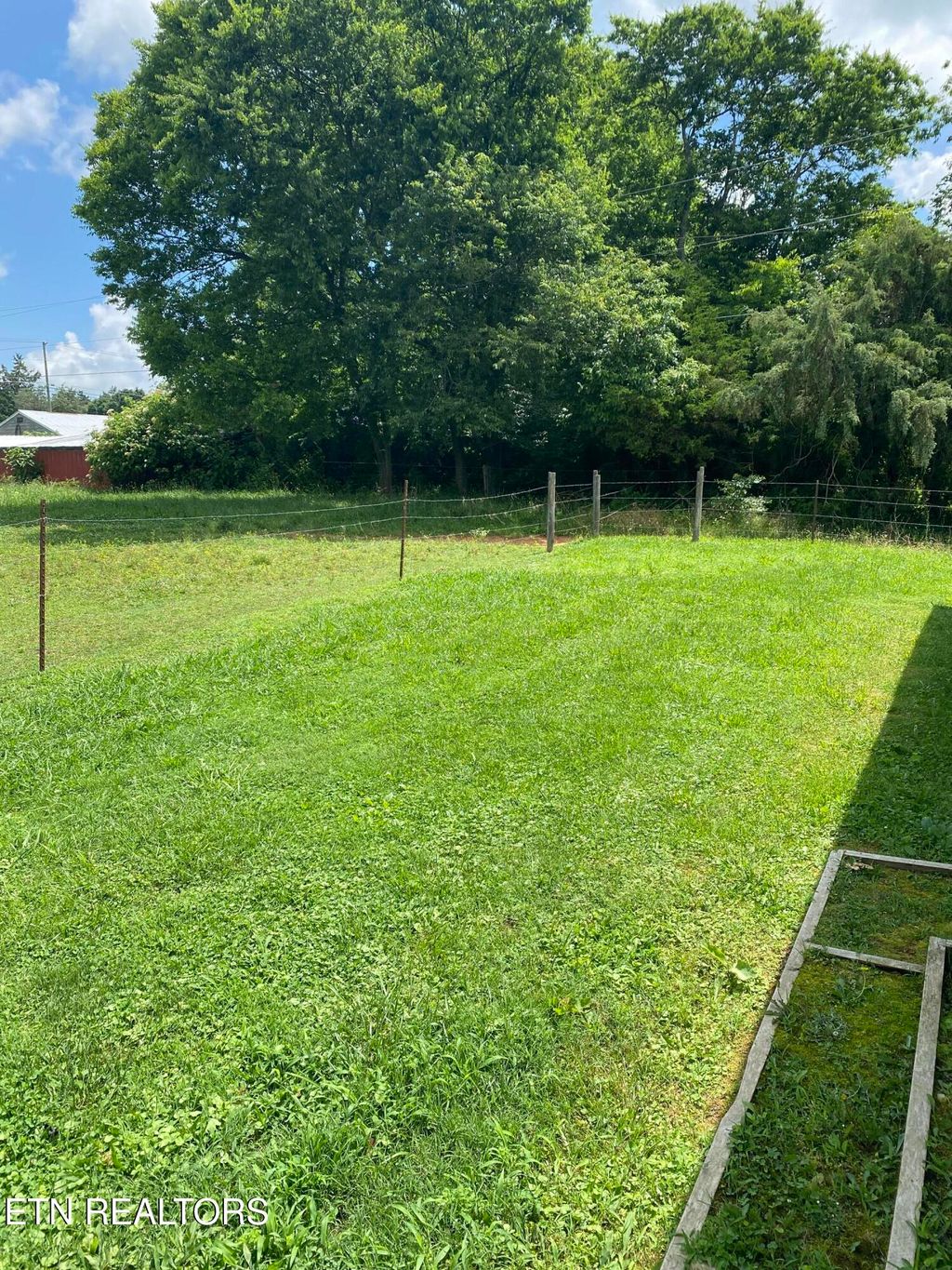 Photo of 609 S Carter School Rd, Strawberry Plains, TN 37871 (MLS # 1306016)