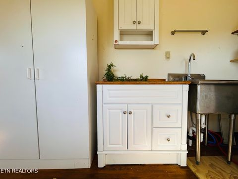 Tiny photo for 307 Russell Ave, Harriman, TN 37748 (MLS # 1321014)