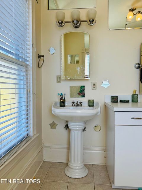 Tiny photo for 307 Russell Ave, Harriman, TN 37748 (MLS # 1321014)