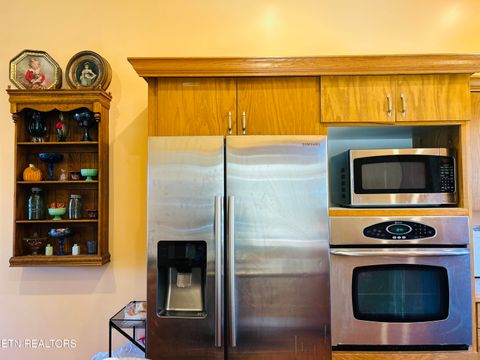 Tiny photo for 307 Russell Ave, Harriman, TN 37748 (MLS # 1321014)