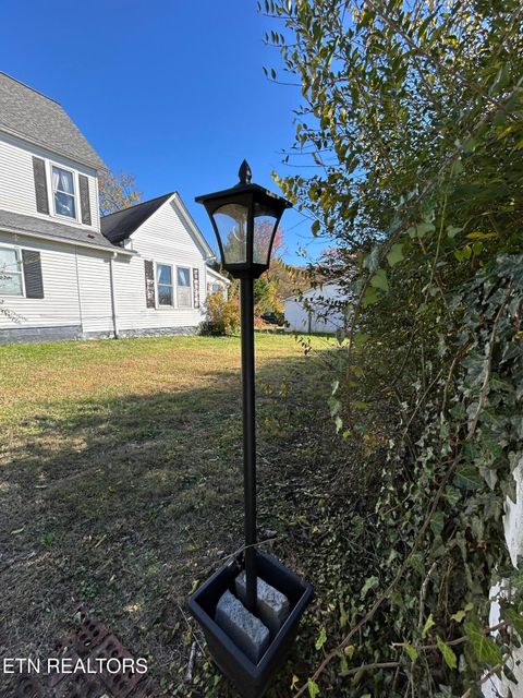 Tiny photo for 307 Russell Ave, Harriman, TN 37748 (MLS # 1321014)