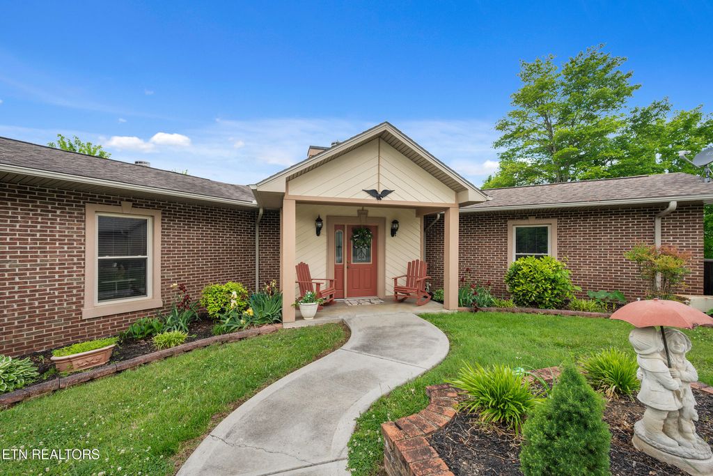 Photo of 901 Lake Smoky Rd, Sevierville, TN 37876 (MLS # 1339932)