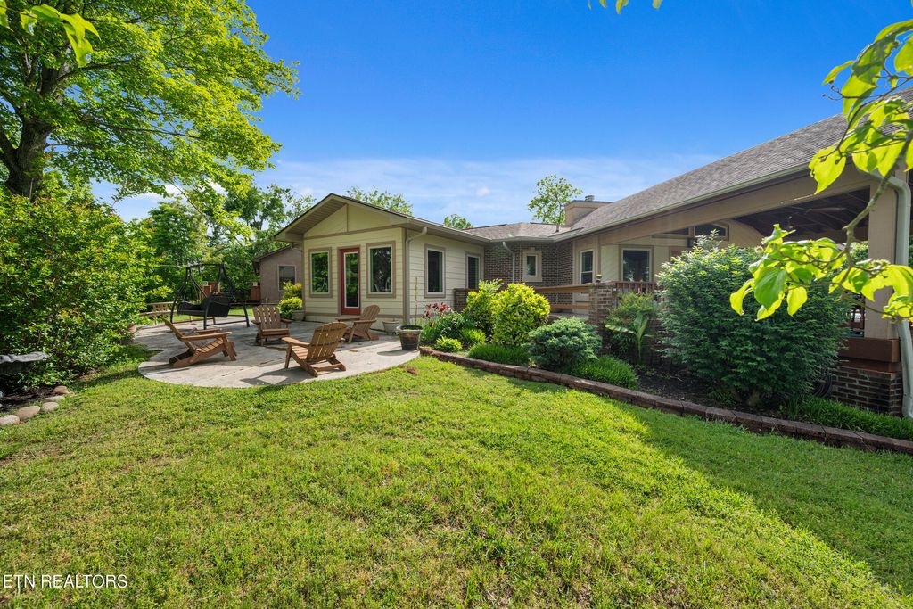 Photo of 901 Lake Smoky Rd, Sevierville, TN 37876 (MLS # 1339932)