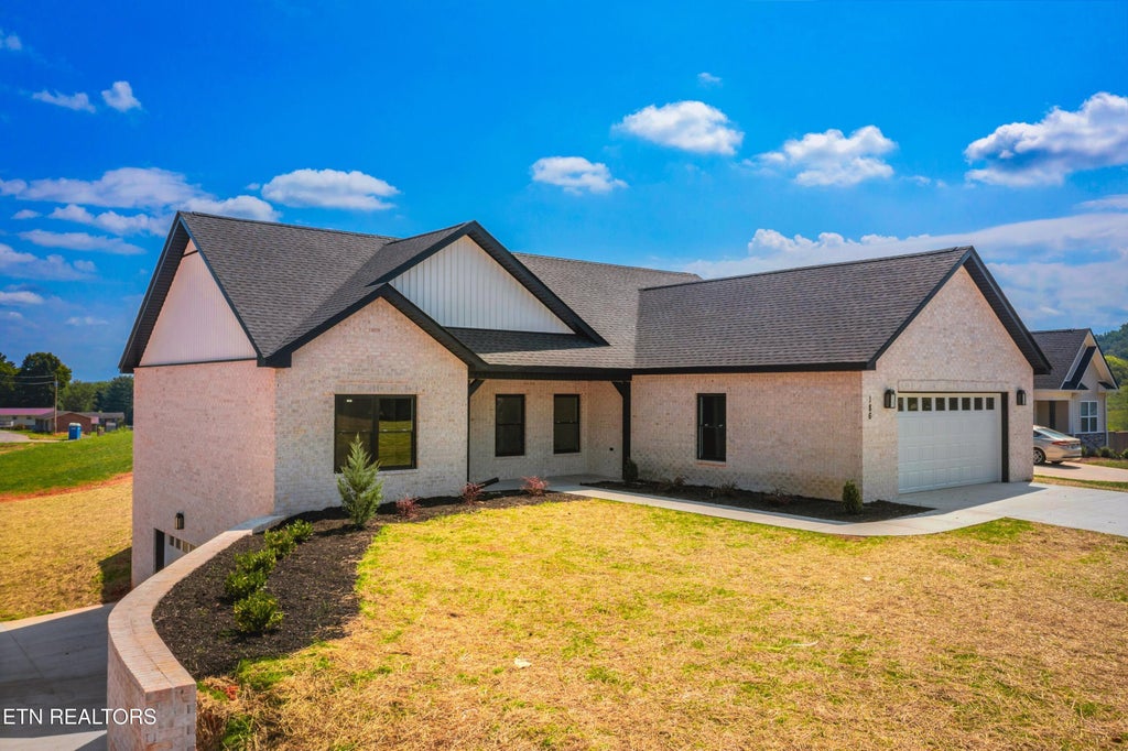 Photo of 186 Adley St, Morristown, TN 37814 (MLS # 1288602)