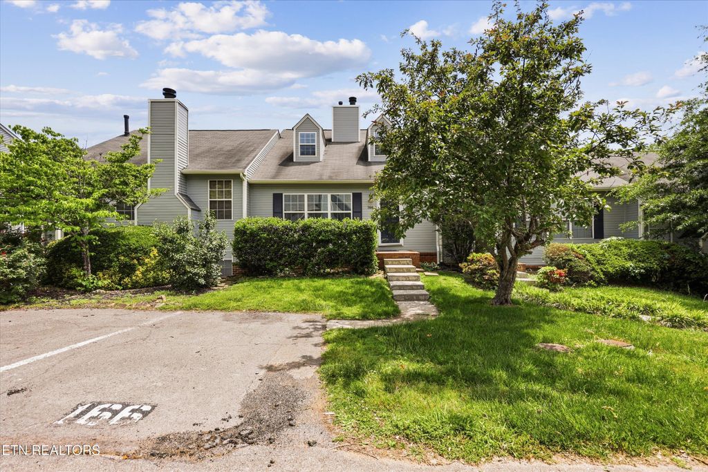 Photo of 804 Olde Pioneer Tr #166, Knoxville, TN 37923 (MLS # 1339427)
