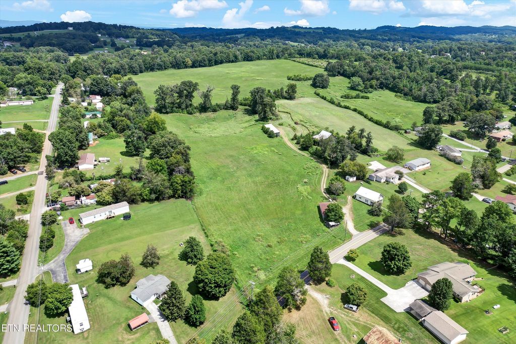 Photo of 940 Thorngrove Pike, Strawberry Plains, TN 37871 (MLS # 1273736)