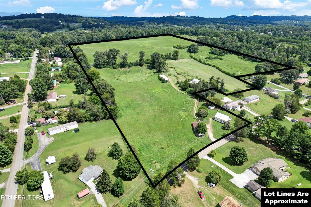 Photo of 940 Thorngrove Pike, Strawberry Plains, TN 37871 (MLS # 1273736)