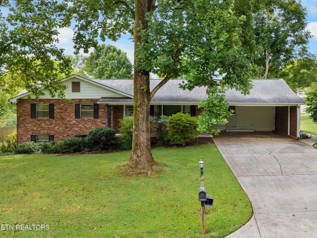 Photo of 6128 Apache Tr, Knoxville, TN 37920 (MLS # 1353897)