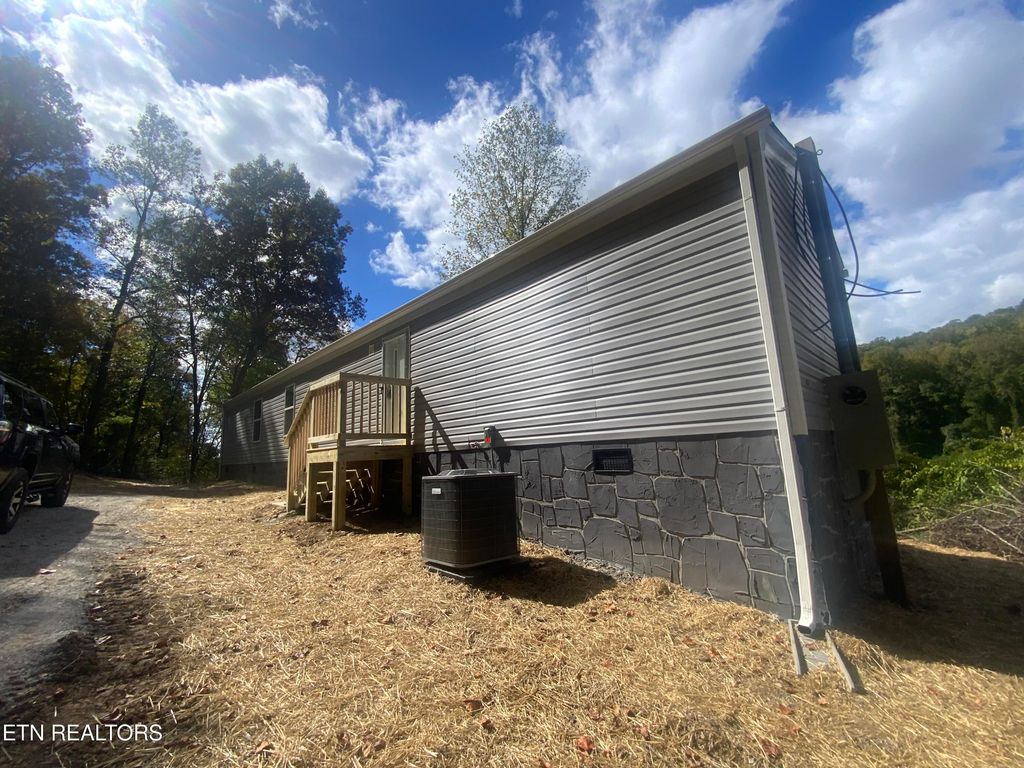 Photo of 299 Haney Hollow Rd, Clinton, TN 37716 (MLS # 1318550)