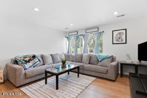 567 Old Rutledge Pike
