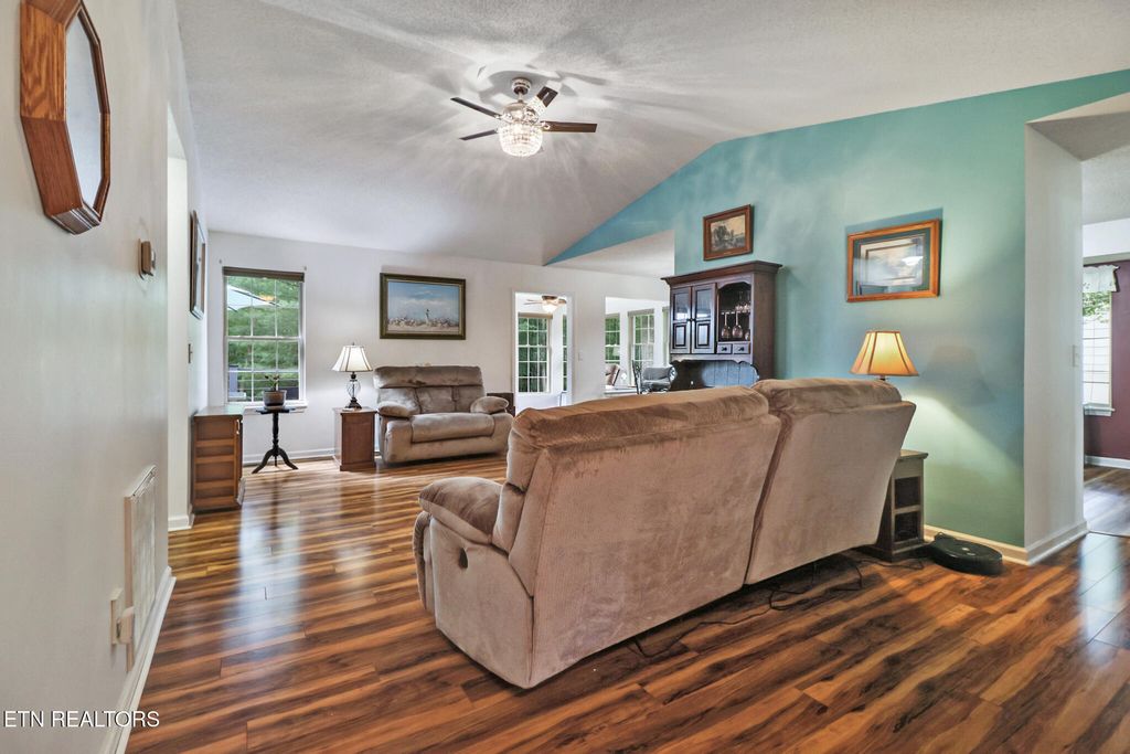Photo of 144 Pomeroy Drive, Fairfield Glade, TN 38558 (MLS # 1309162)