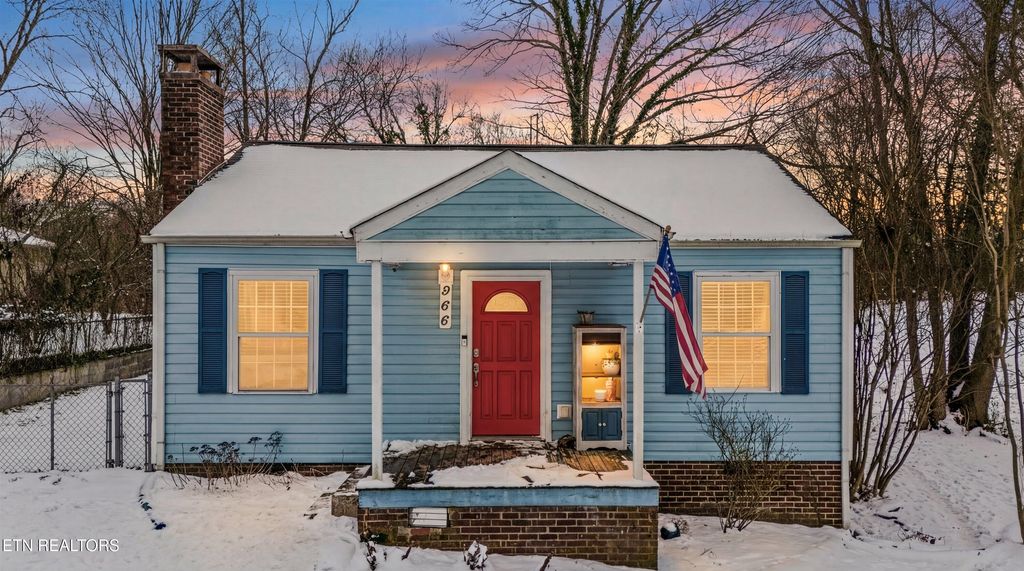 Photo of 966 Poplar St, Alcoa, TN 37701 (MLS # 1328525)