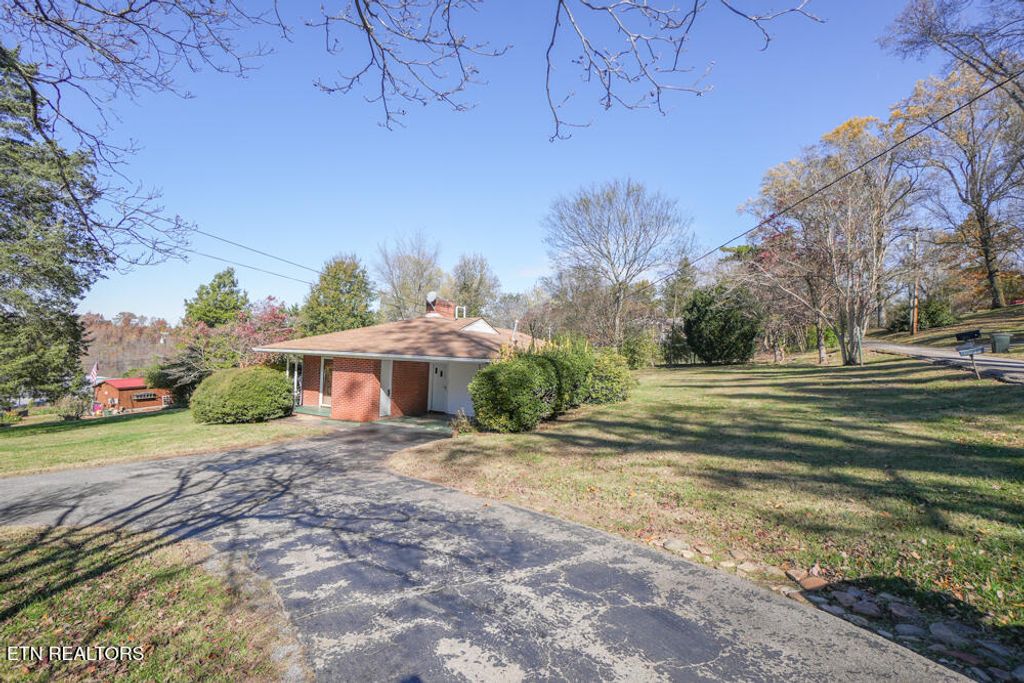 Photo of 4305 Reed Rd, Louisville, TN 37777 (MLS # 1321368)