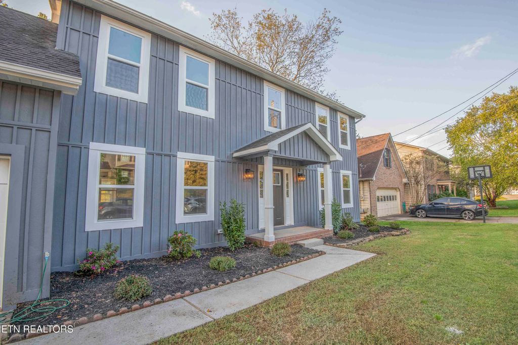 Photo of 11028 Center Cross Drive, Knoxville, TN 37934 (MLS # 1319289)