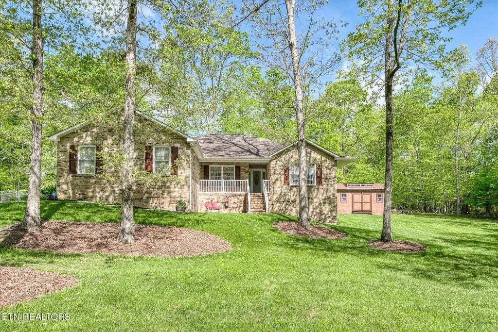 Photo of 131 Chickasaw Drive, Crossville, TN 38572 (MLS # 1300297)