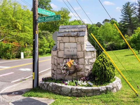 Tiny photo for 5704 Crestwood Drive, Knoxville, TN 37914 (MLS # 1357423)