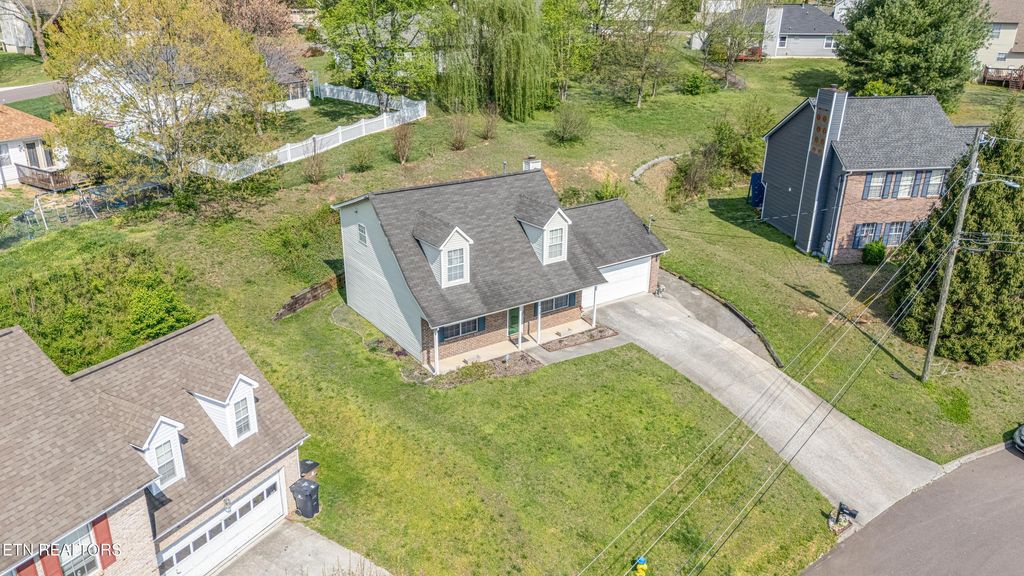 Photo of 4518 Kinlock Lane, Knoxville, TN 37921 (MLS # 1337099)