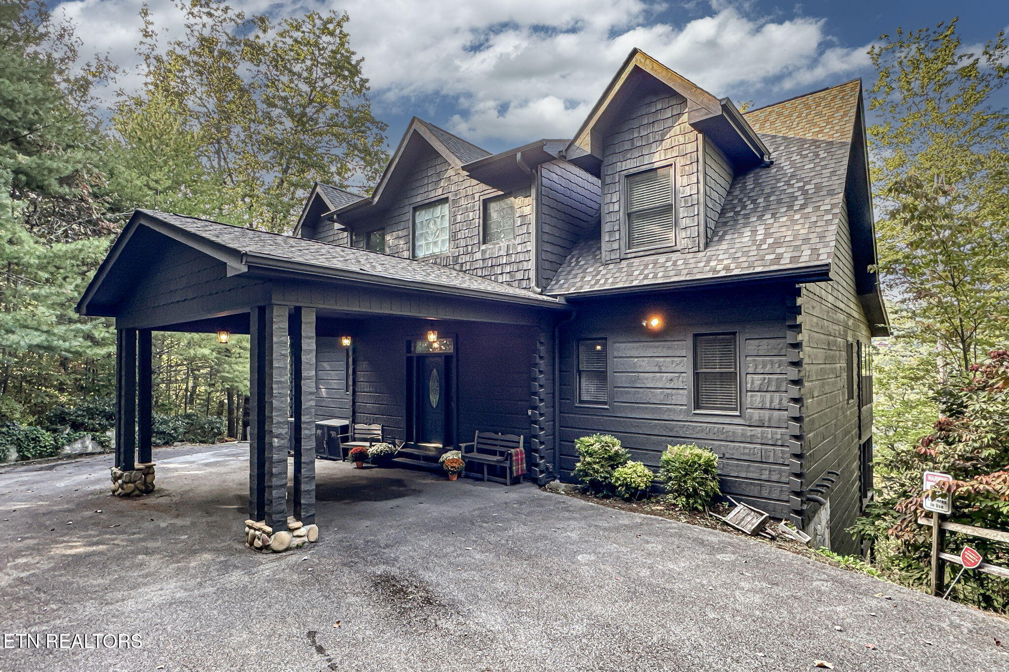 3148 Rocking Chair Lane