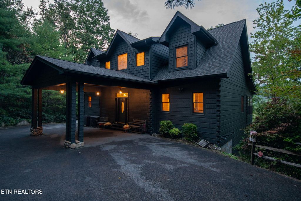Photo of 3148 Rocking Chair Lane, Sevierville, TN 37862 (MLS # 1316633)