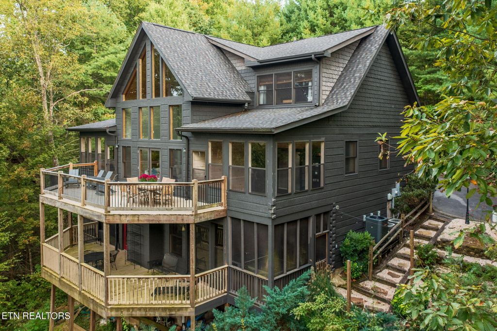 Photo of 3148 Rocking Chair Lane, Sevierville, TN 37862 (MLS # 1316633)