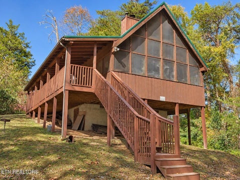 Photo of 1502 Ridgecrest Drive, Sevierville, TN 37876 (MLS # 1359809)