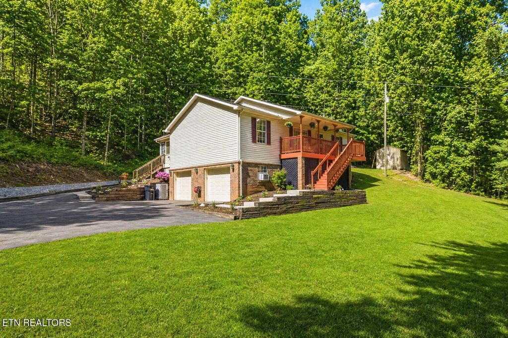 Photo of 8605 Parker Drive, Corryton, TN 37721 (MLS # 1338865)