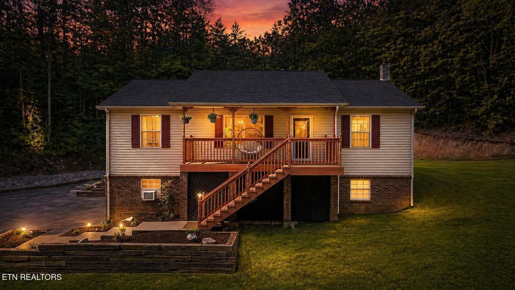 Photo of 8605 Parker Drive, Corryton, TN 37721 (MLS # 1338865)