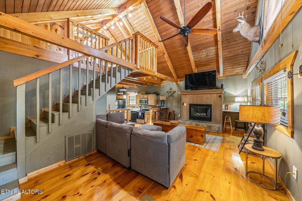 Photo of 713 Hazy Circle, Gatlinburg, TN 37738 (MLS # 1319296)