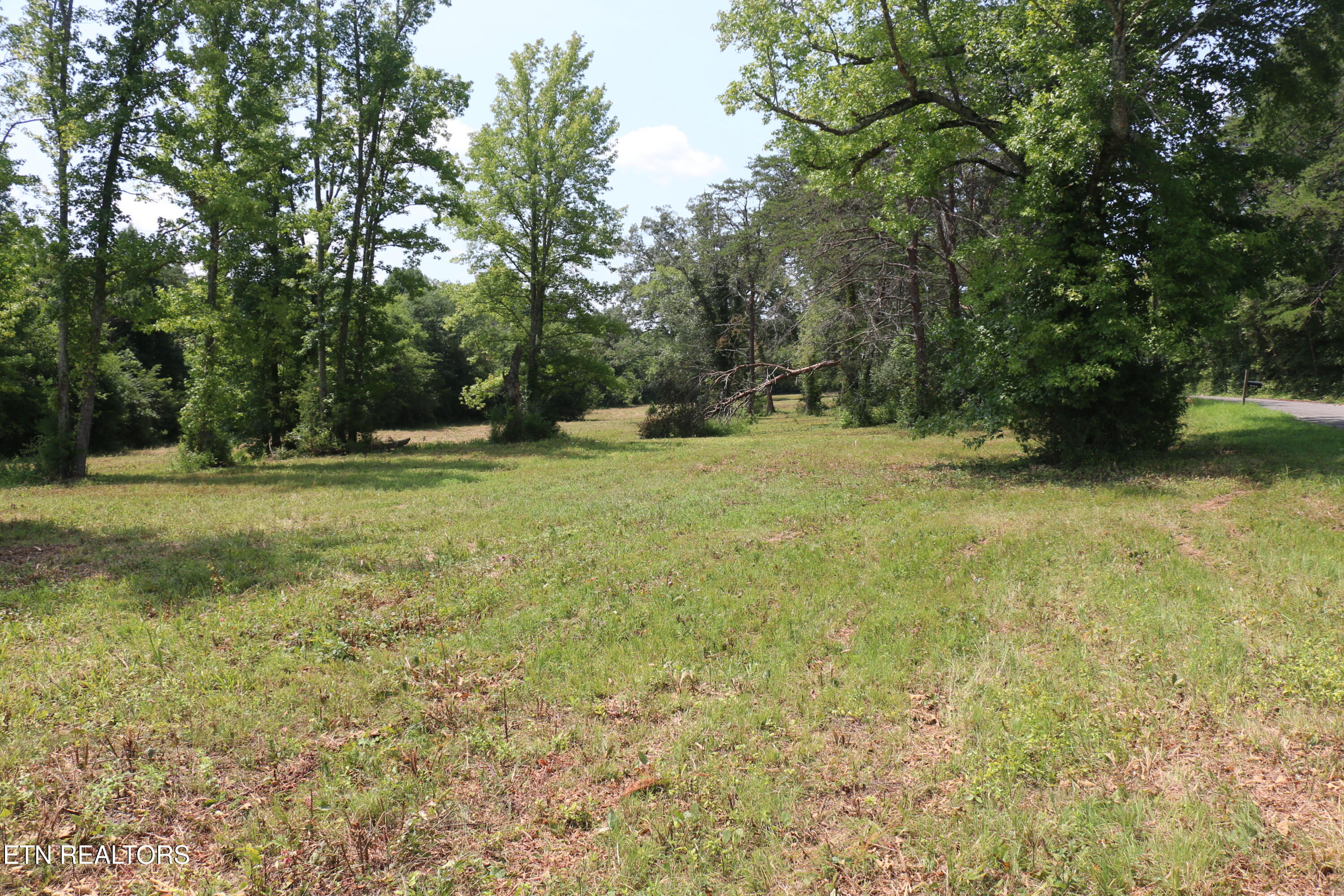 28.6 Acres 4th St