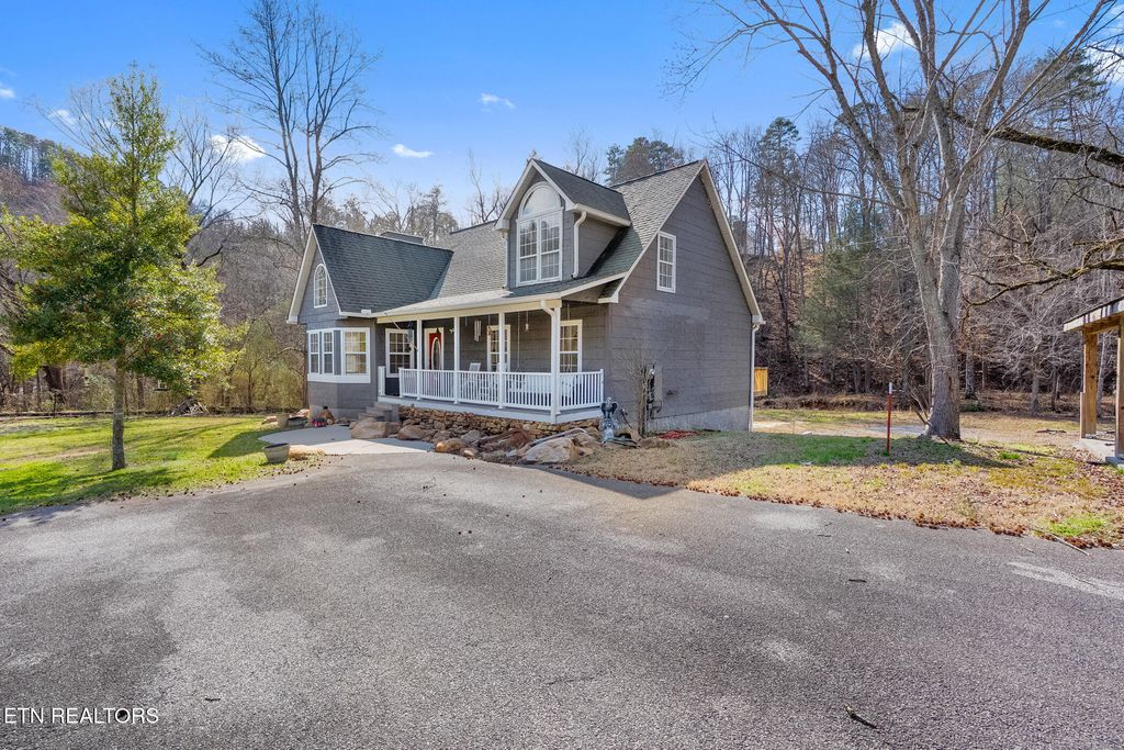 Photo of 1853 Bluff Mountain Rd, Sevierville, TN 37876 (MLS # 1330686)