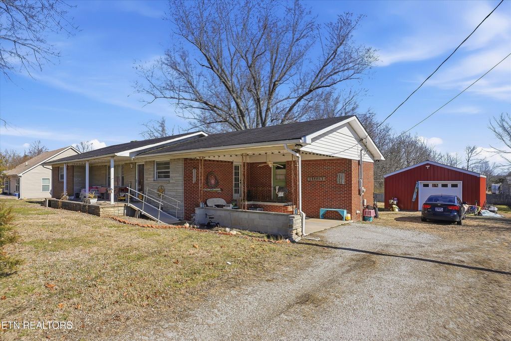 Photo of 415 N 1st Ave, Baxter, TN 38544 (MLS # 1329778)
